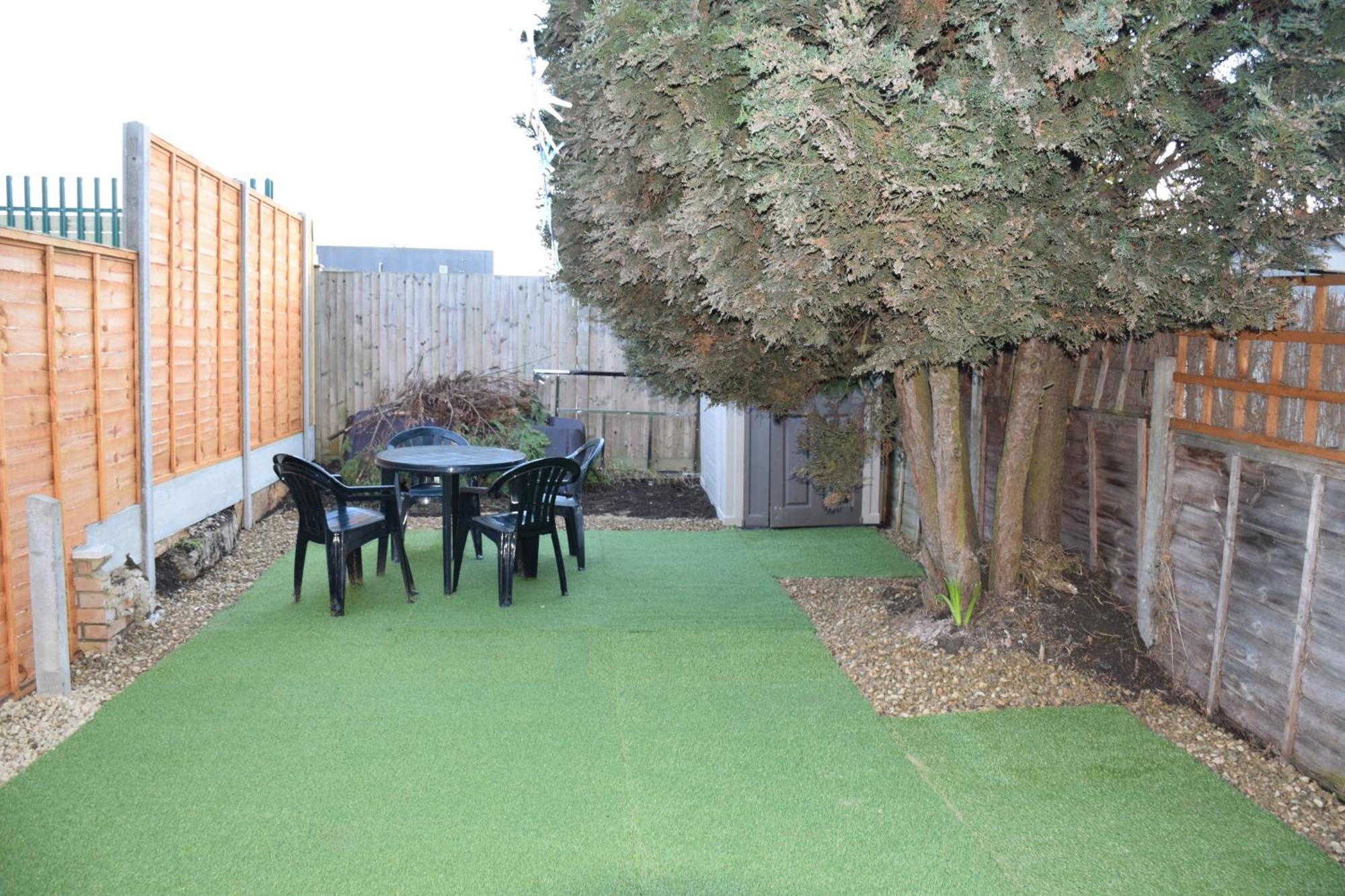 2 Bedroom Apartment, Fortescue Road Londres Exterior foto
